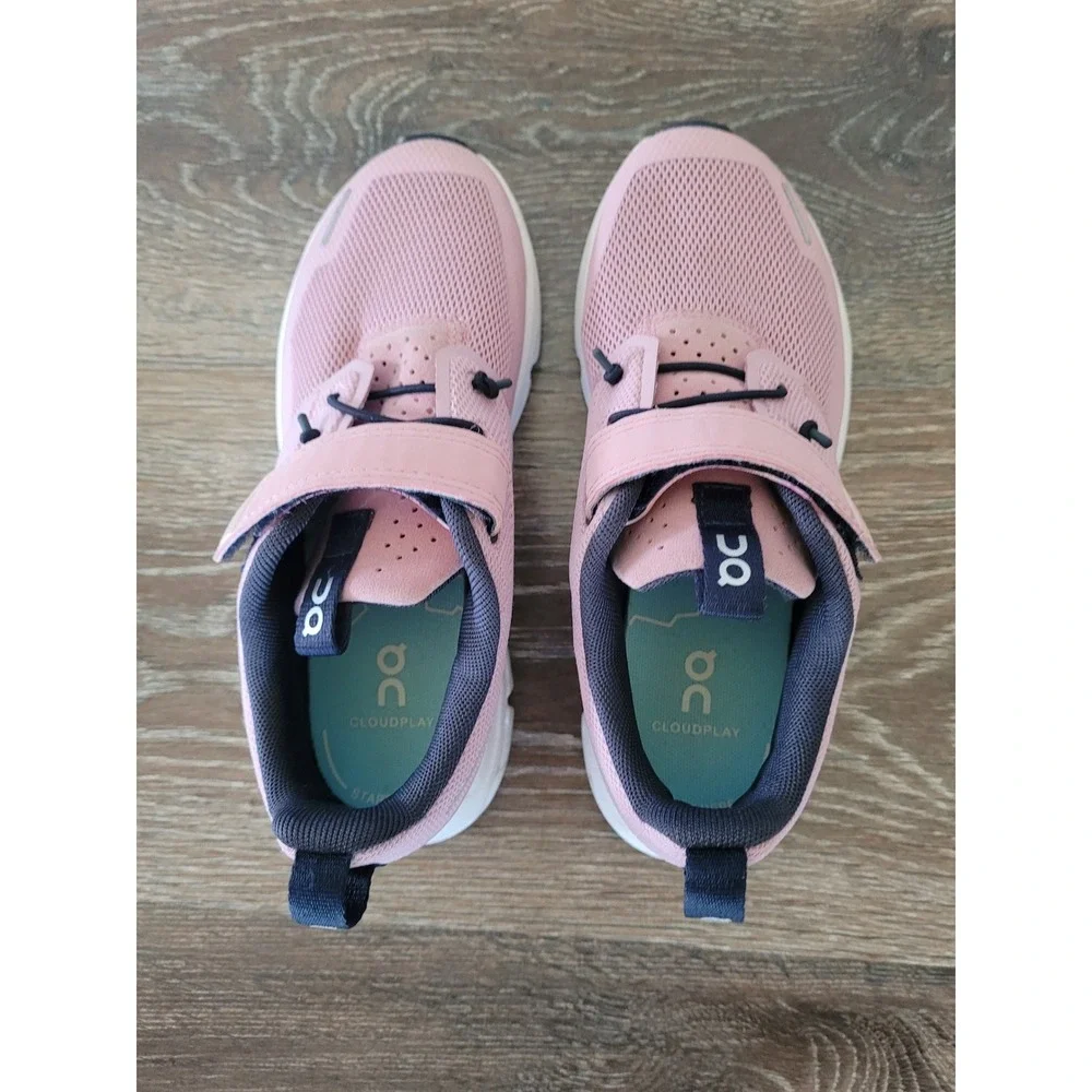 On Cloud play Kids Running Shoes Pink Navy White Size US 1 Youth #2